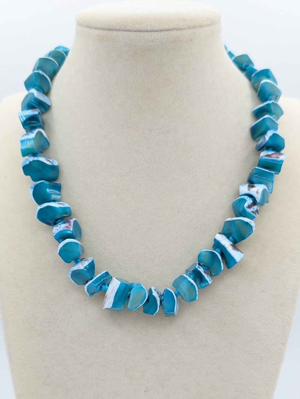 Les Bernard Chunky Shell Necklace